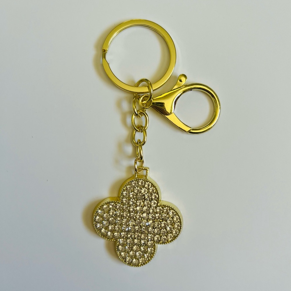 NEW Gold Tone Clover Keychain/Bag Charm Accessory✨
